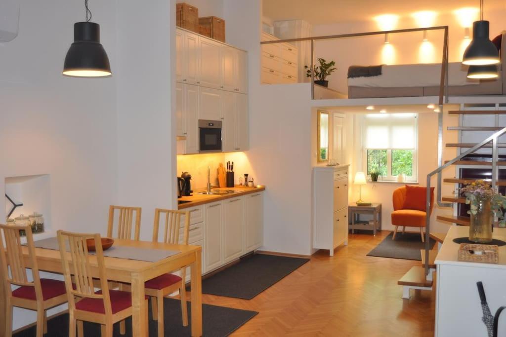 Apartman Jane's Place, Experience The Atmosphere Of A Historic & Free Parking